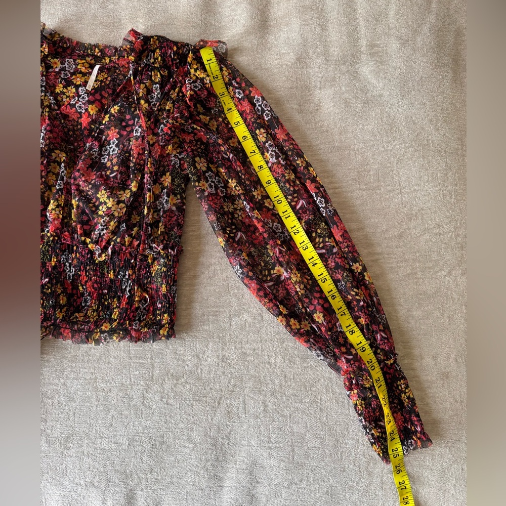 Free People XS Twyla Smocked Sheer Ruffle Long Sleeve Floral V-Neck Top Blouse - Picture 11 of 11
